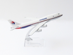 B747 Malaysia Airlines 16cm